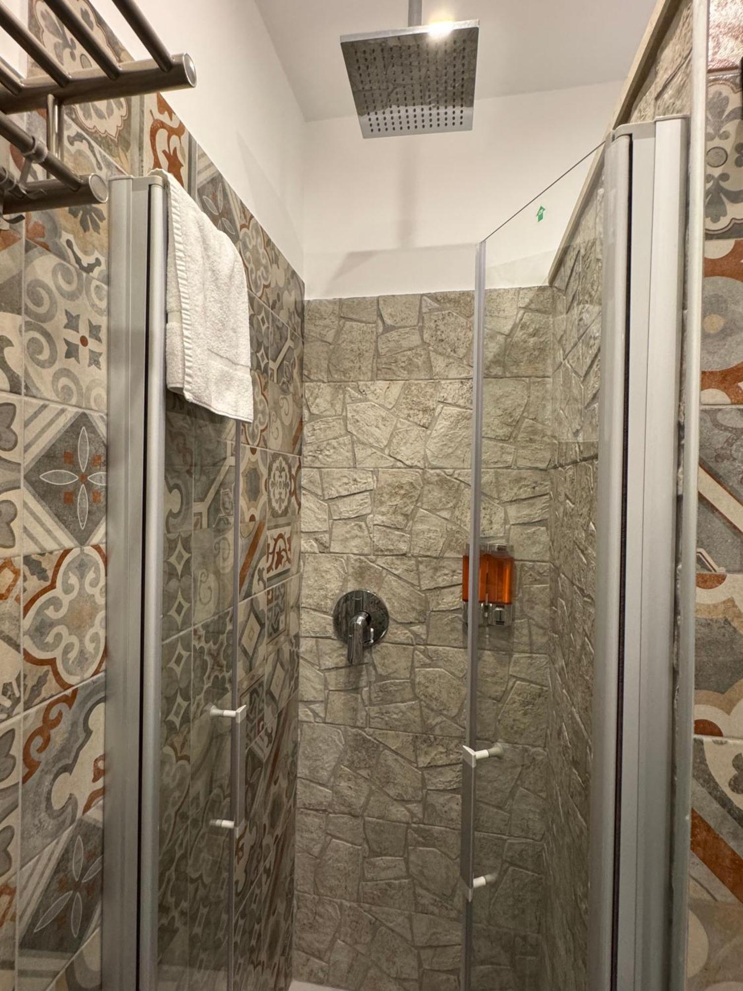 Luxor Eco Roma Casa E Appartamento Per Vacanze In Centro Piazza Bologna, Colosseo, Piazza Di Spagna, Vaticano, San Pietro, Sapienza, Fontana Di Trevi, Piazza Navona, Trastevere, Tiburtina, Termini, Aeroporto Exterior foto